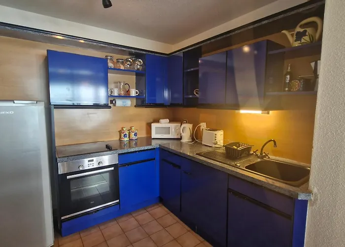 2 Pièces, Vue Mer, Près Port, 4 Pers, Parking, Ascenseur, - Fr-1-780-51 Sainte-Maxime